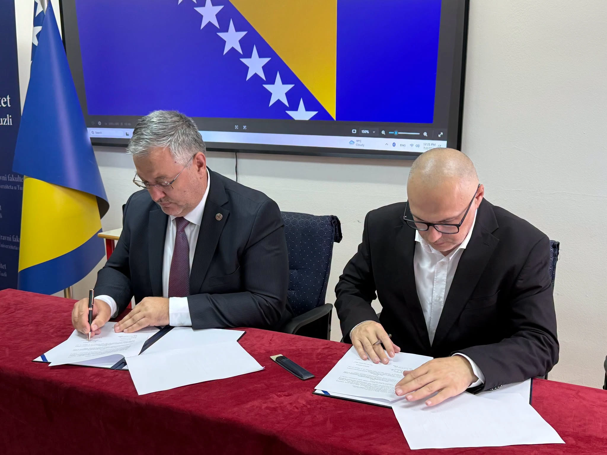 Potpisani ugovori: Gotovo 600.000 KM za naučno-istraživačke projekte u TK